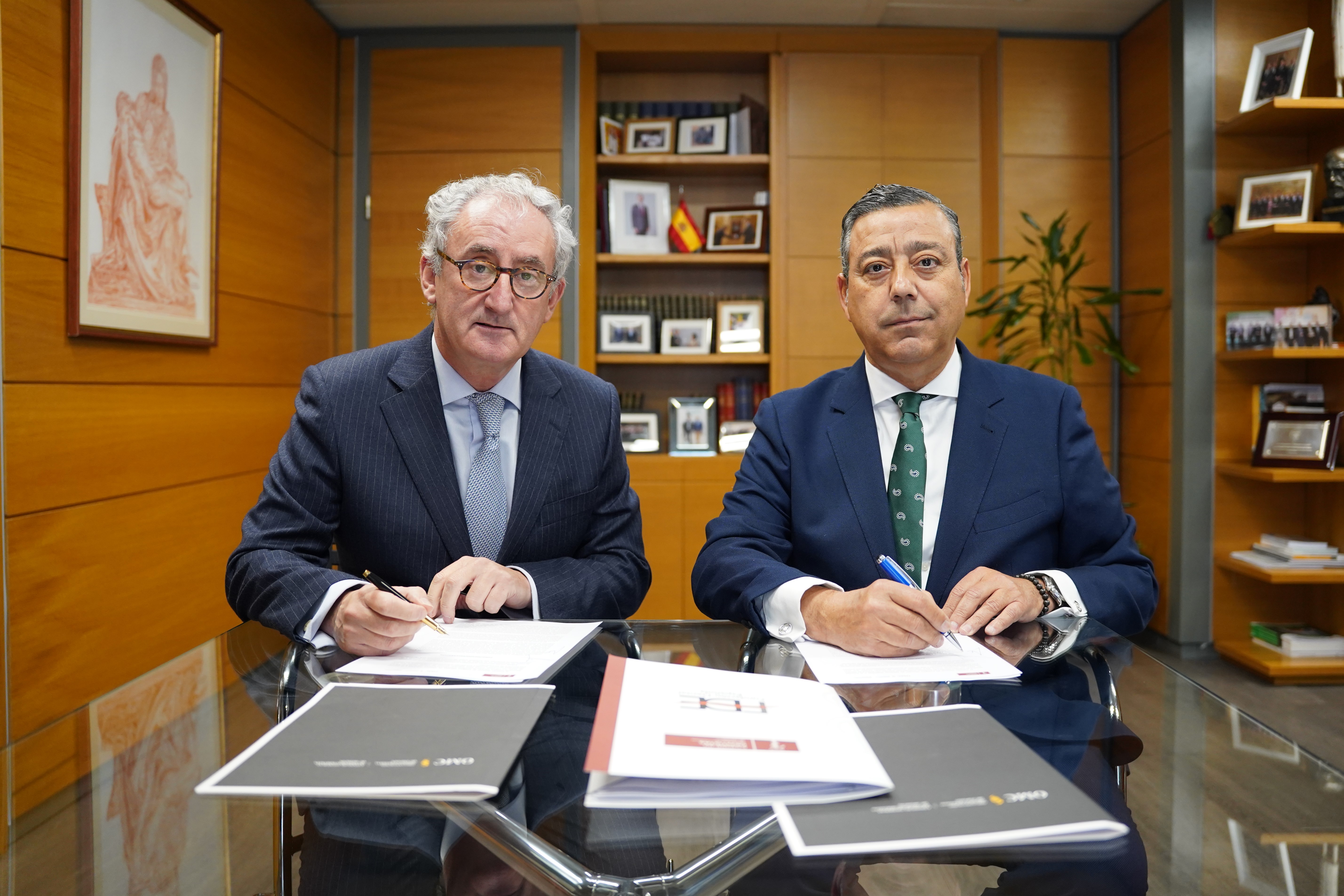 NOTA DE PRENSA: LOS CONSEJOS GENERALES DE DENTISTAS Y MÉDICOS FIRMAN UN CONVENIO PARA IMPULSAR EL DESARROLLO PROFESIONAL Y LUCHAR CONTRA EL INTRUSISMO